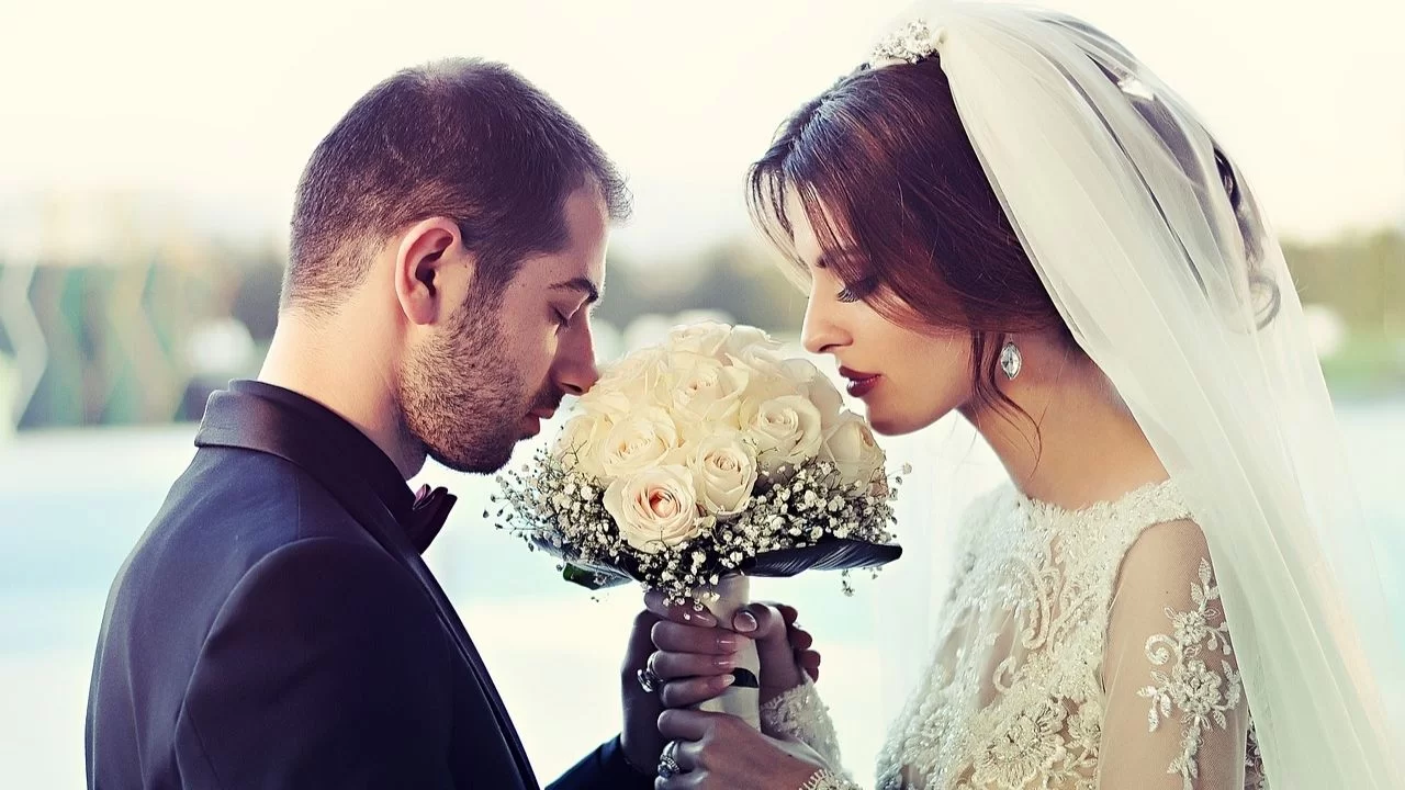 Husband Wife Problem Solution Through An Switchword Energy Circle