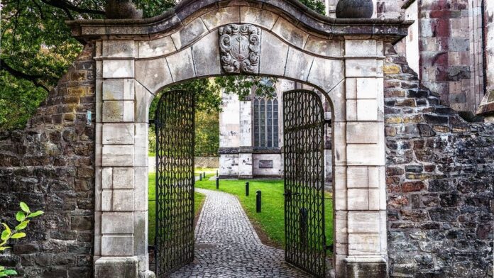 Top 15 Faults of Main Entry Door Main Entrance According to Vaastu